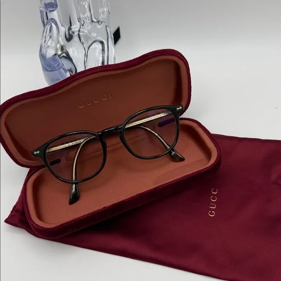 Gucci Eyeglasses With Case & Pouch display picture 1